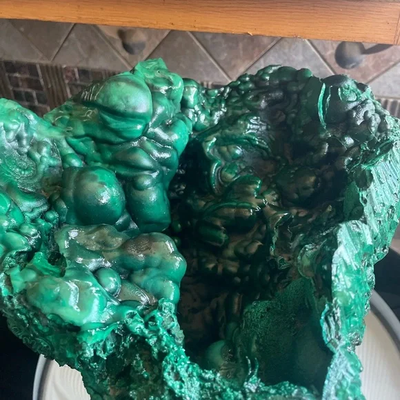 malachite,mineral crystal looks like has a vase like shape to it!One time offer - Picture 7 of 13